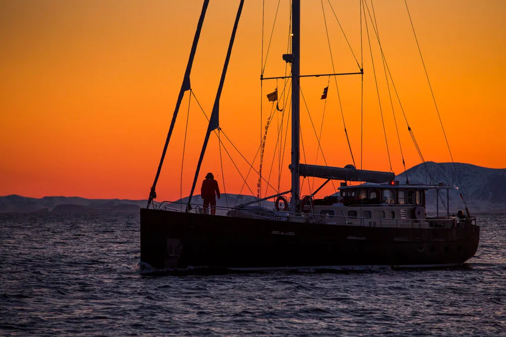 Get close to the Arctic Nature! Photo Mats Grimseth.