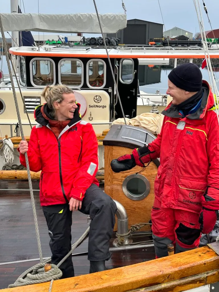 Heldigvis tid til en god latter også! Tina & Øyvind går igjennom dagnes høydepunkt. Foto Anne Månum.