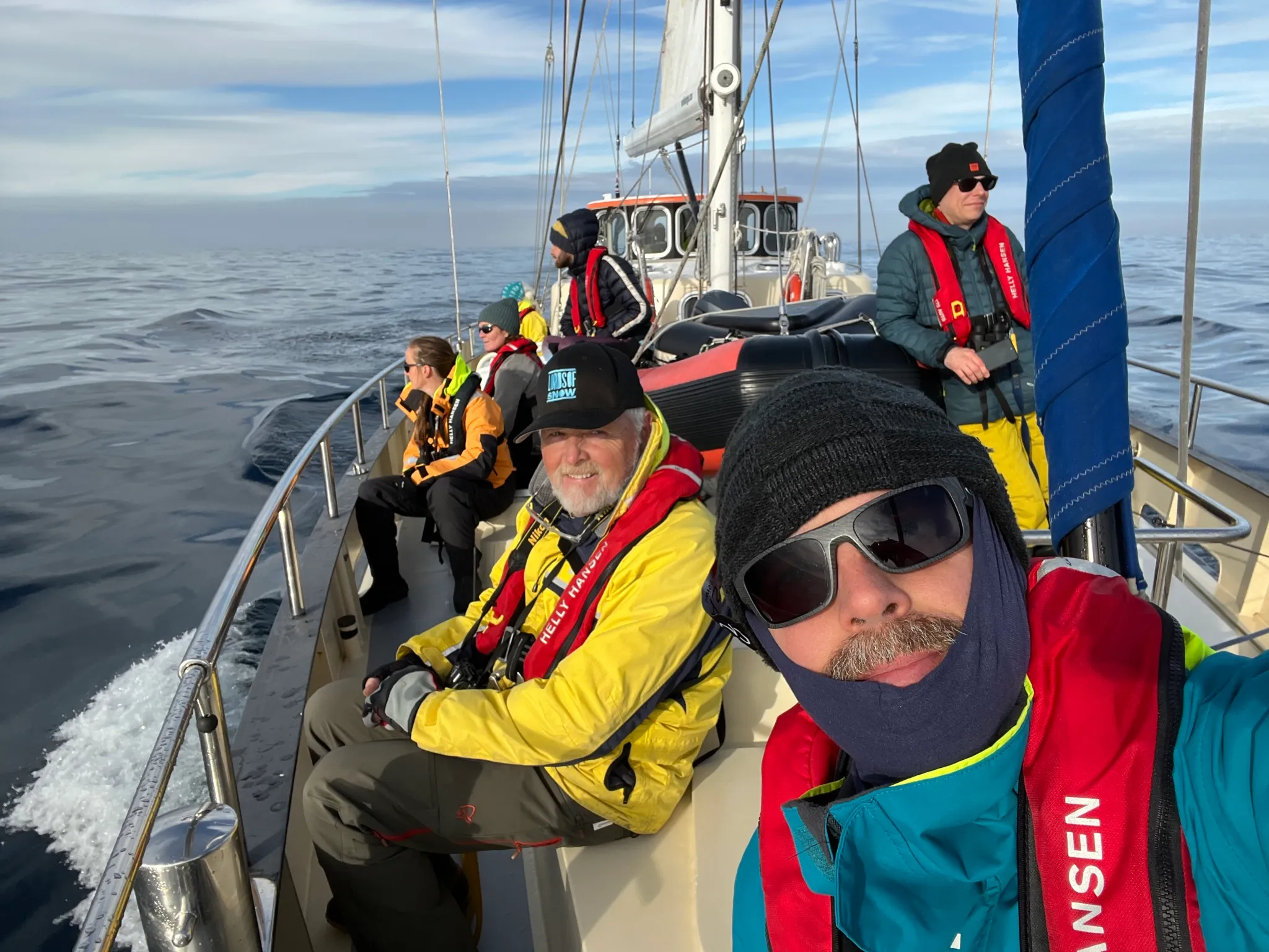 Happy Crew Valiente Photo Adrian Gutknecht