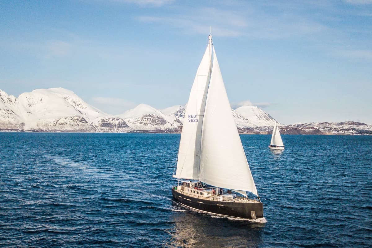 Private Ski & Sail adventure for your group of friends in Lyngen?