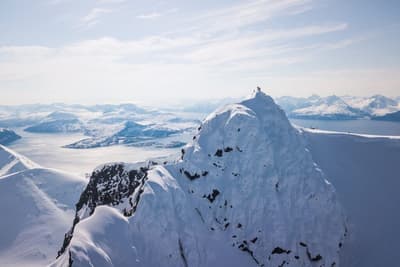 Ski og seil Lyngen Fjell Helly Hansen Foto Baard Basberg