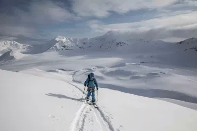 Ski et voile Svalbard 2023 Ski SeilNorge Photo Ulf Deecke 2 3